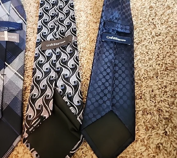 Elegant Blue and Black Tie Set - Picture 3 of 6